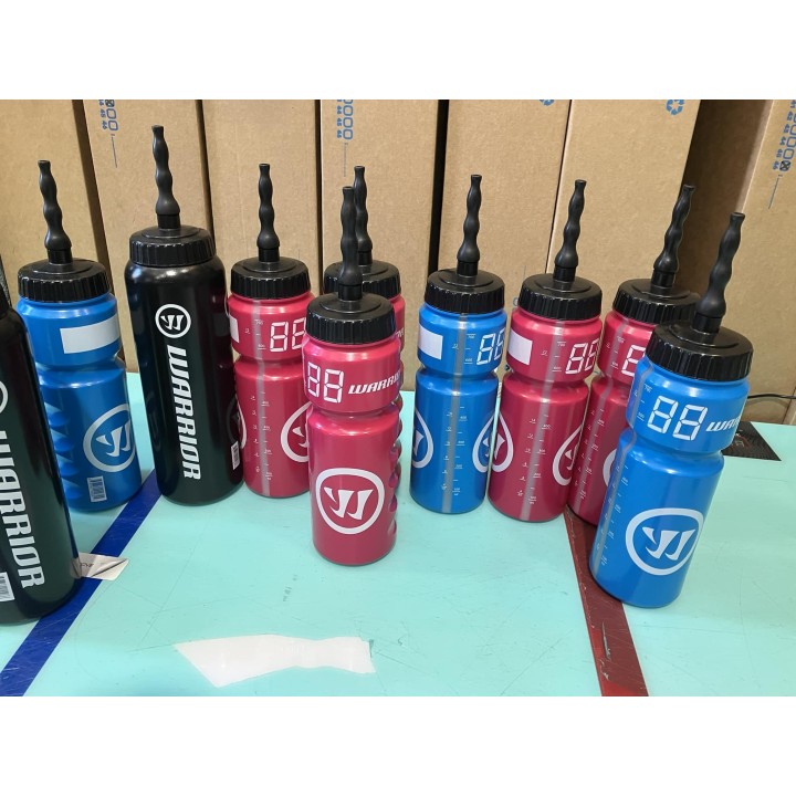 Gourde WARRIOR  0.70 L à 6 € et 1L EN NOIR à 8€